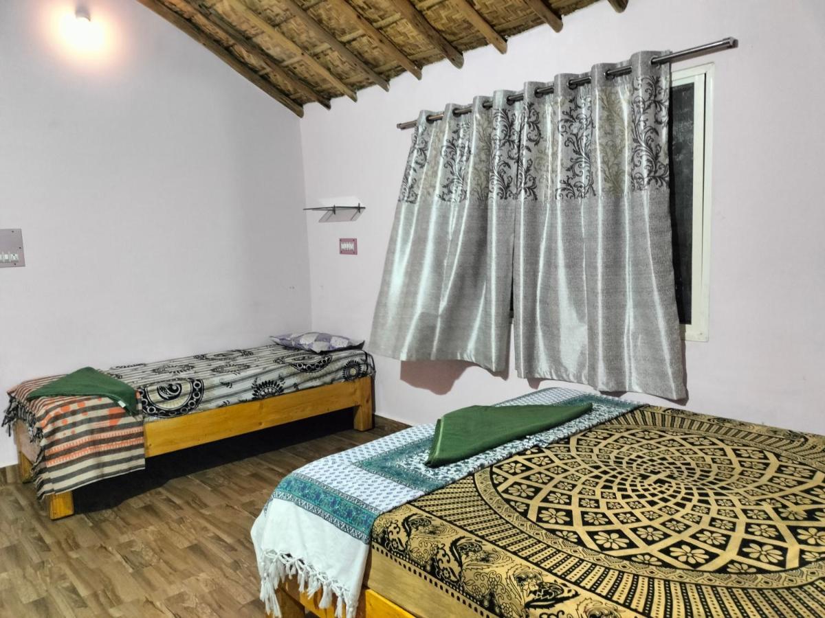 Prajwal Home Stay Hampi Bagian luar foto