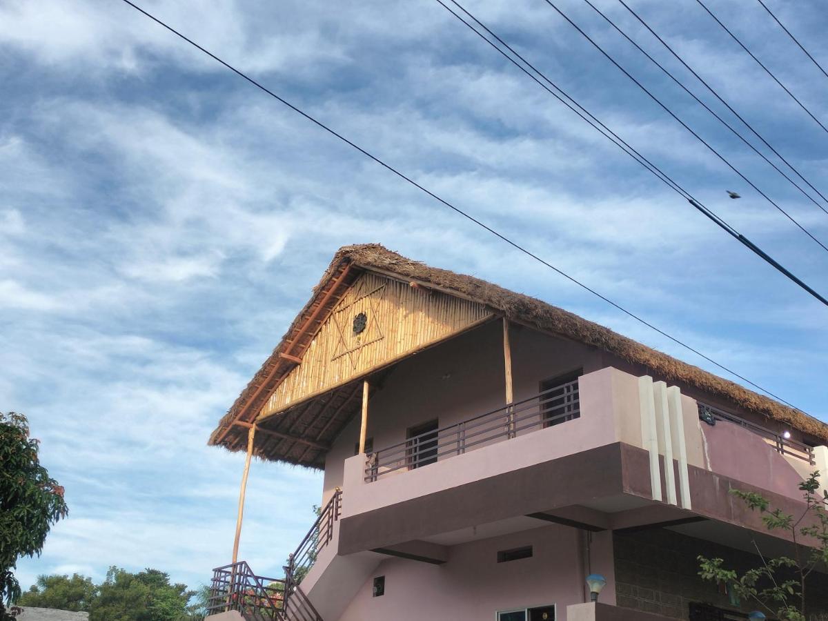 Prajwal Home Stay Hampi Bagian luar foto