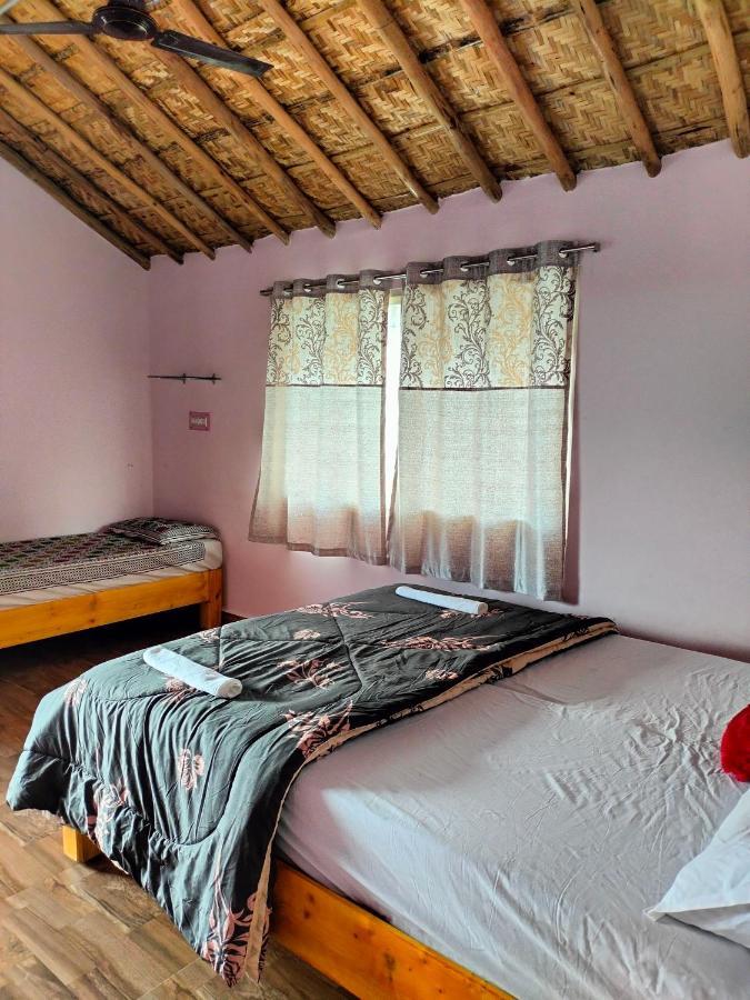 Prajwal Home Stay Hampi Bagian luar foto