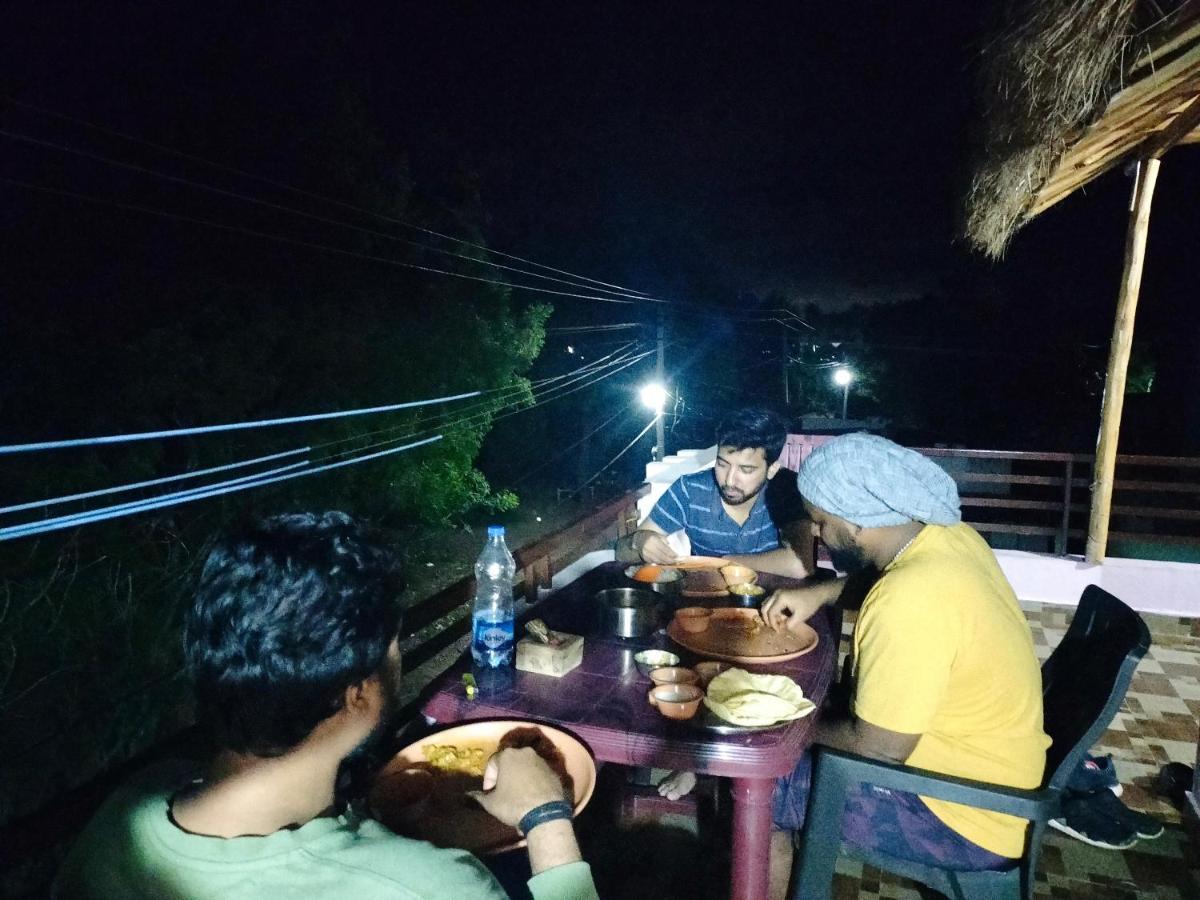 Prajwal Home Stay Hampi Bagian luar foto
