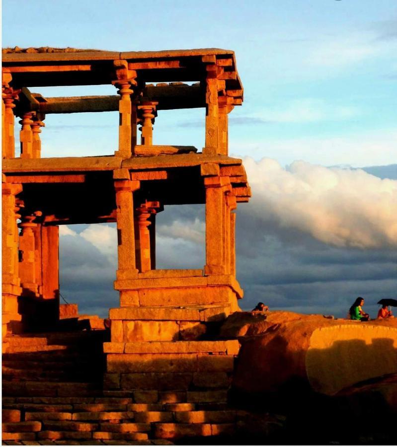 Prajwal Home Stay Hampi Bagian luar foto