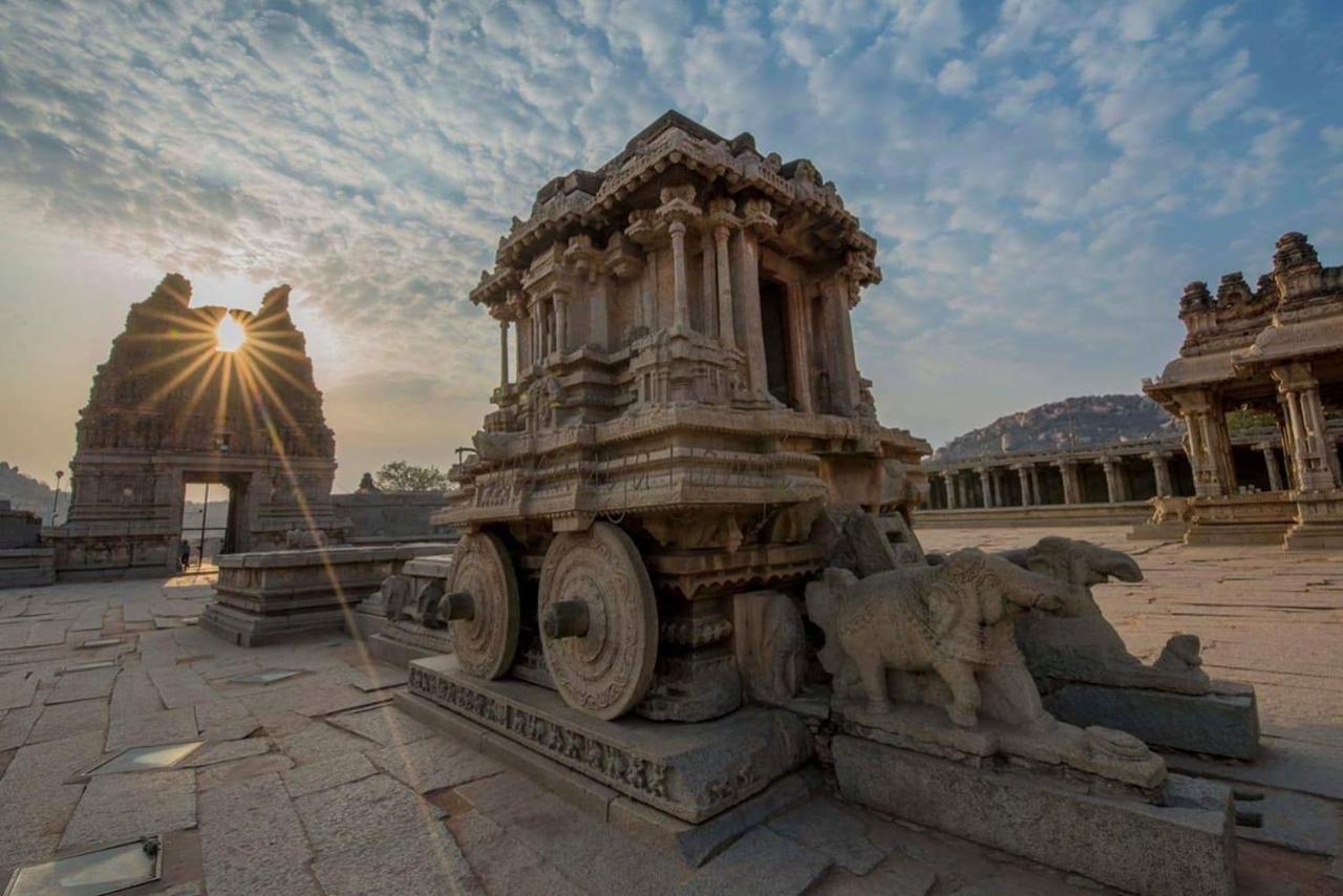Prajwal Home Stay Hampi Bagian luar foto