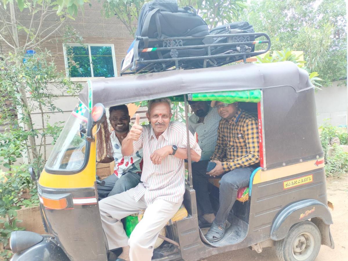 Prajwal Home Stay Hampi Bagian luar foto