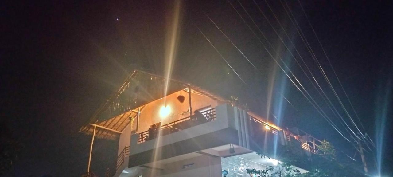 Prajwal Home Stay Hampi Bagian luar foto