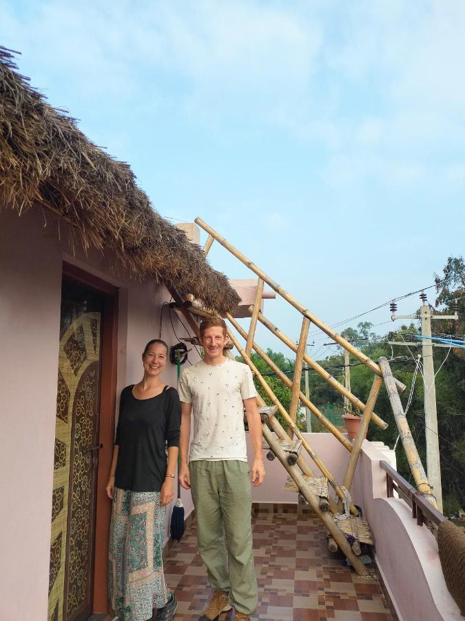 Prajwal Home Stay Hampi Bagian luar foto