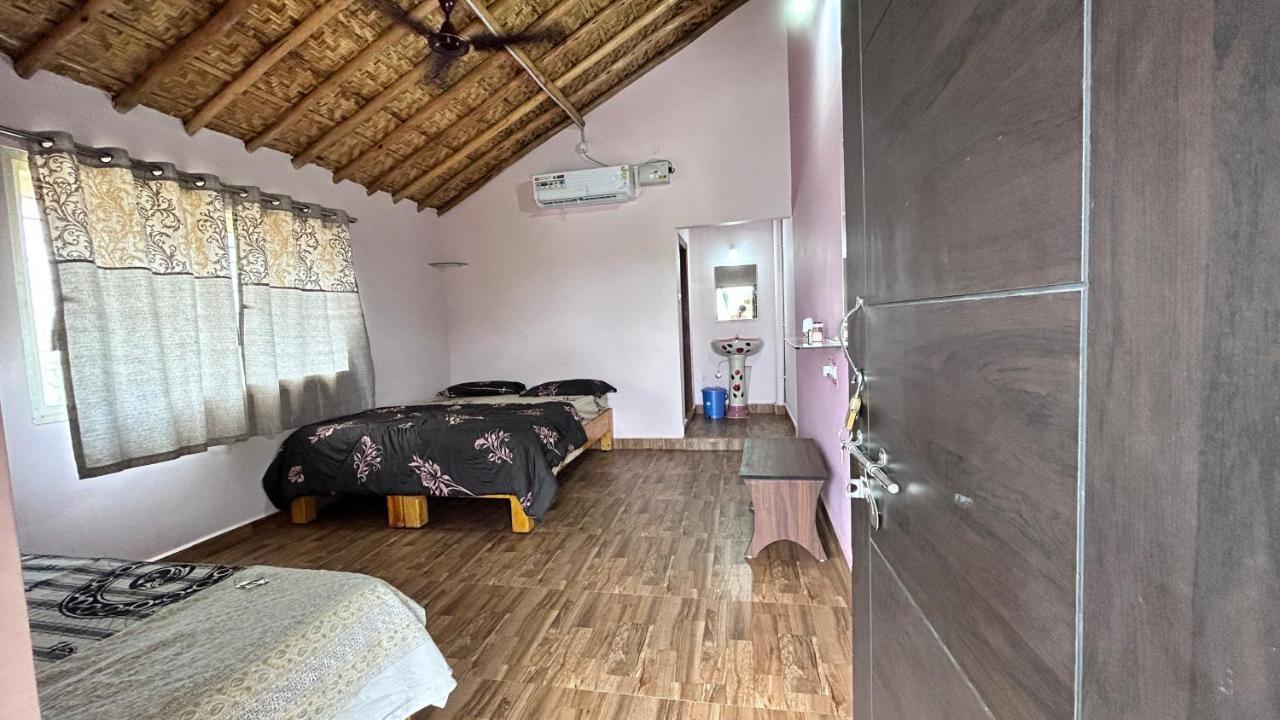 Prajwal Home Stay Hampi Bagian luar foto
