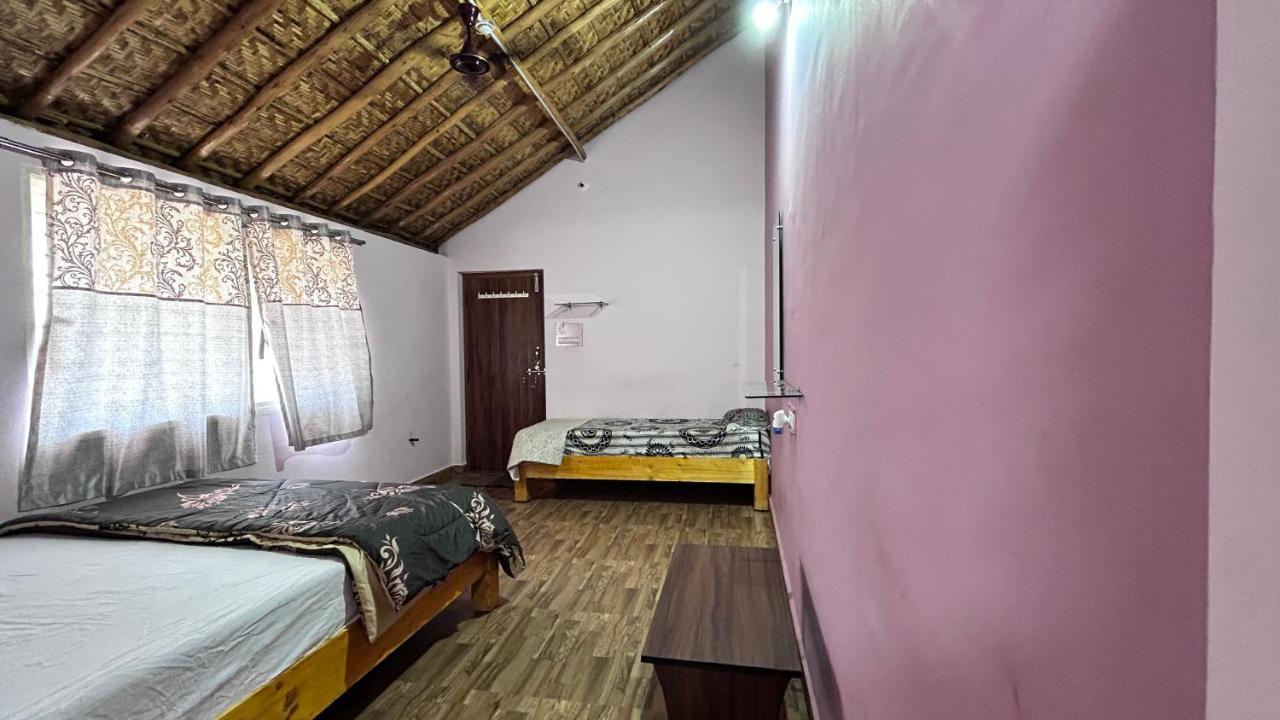 Prajwal Home Stay Hampi Bagian luar foto
